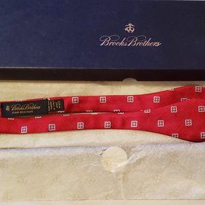 Brooks Brothers Adjustable Silk Bow Tie